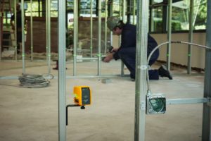 Laser level - electrical installation_300dpi_100x67mm_D_NR-21815